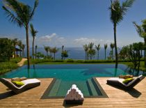 Villa Khayangan Estate, Pool mit Blick auf den Ozean